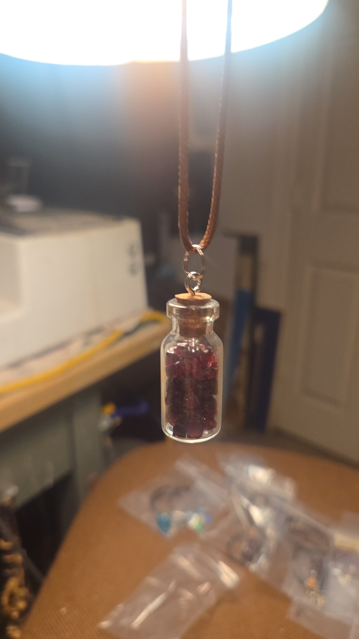 Collier bouteille grenat