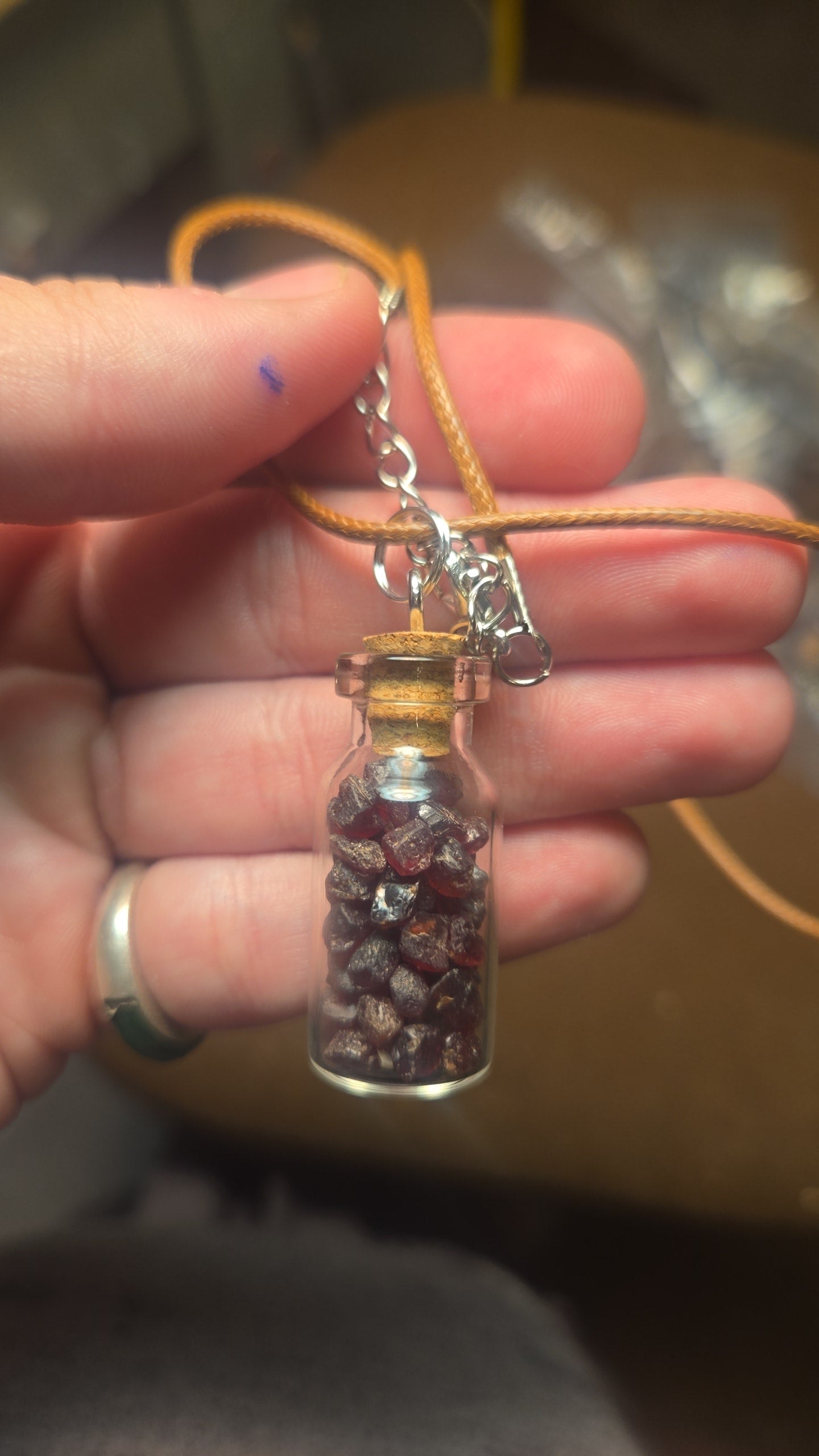 Collier bouteille grenat