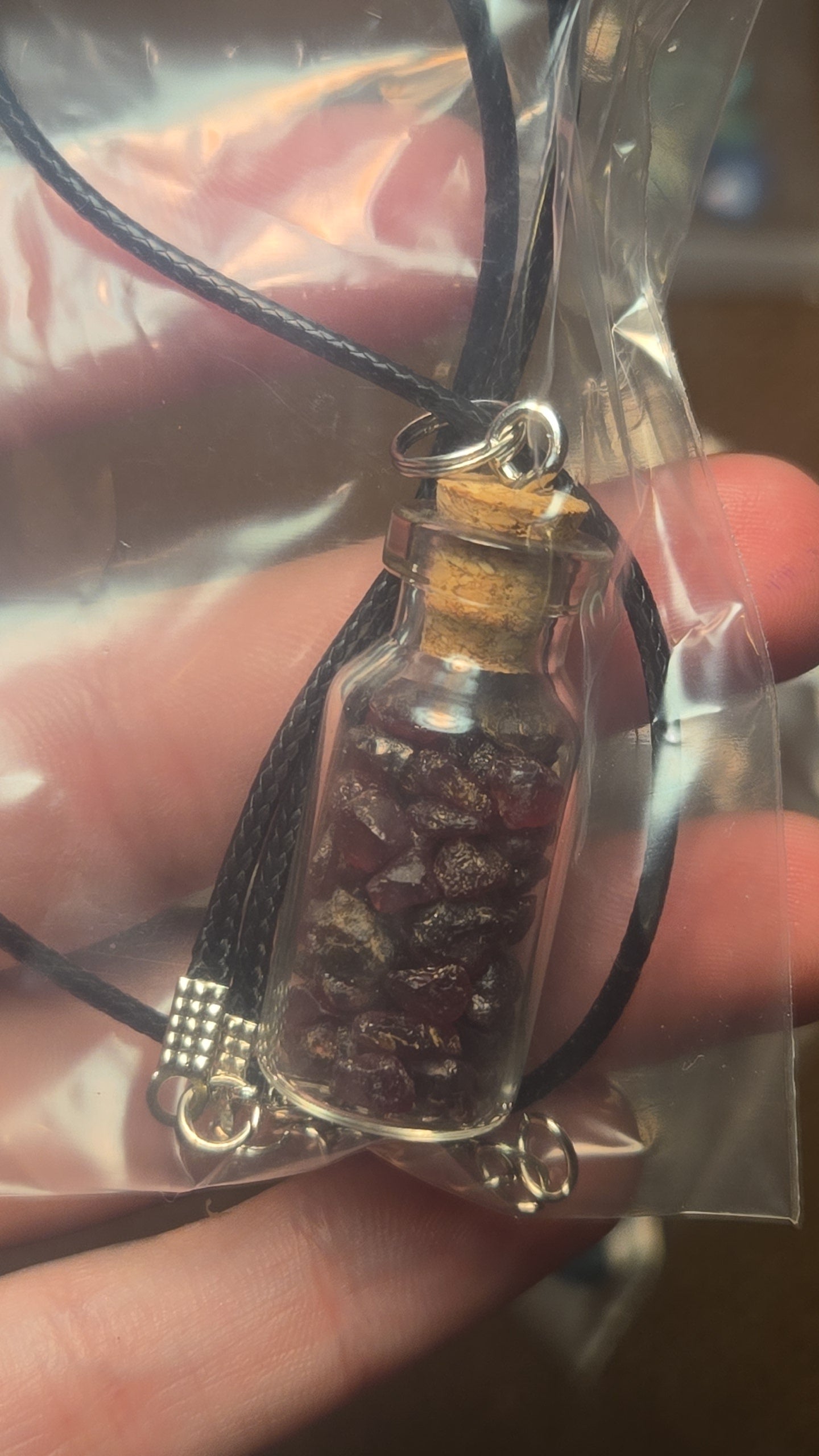 Collier bouteille grenat