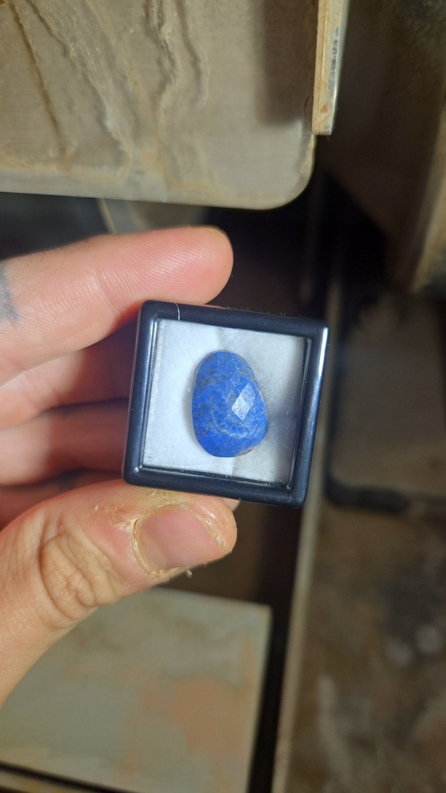Cut Lapis Lazuli Gemstone (1)