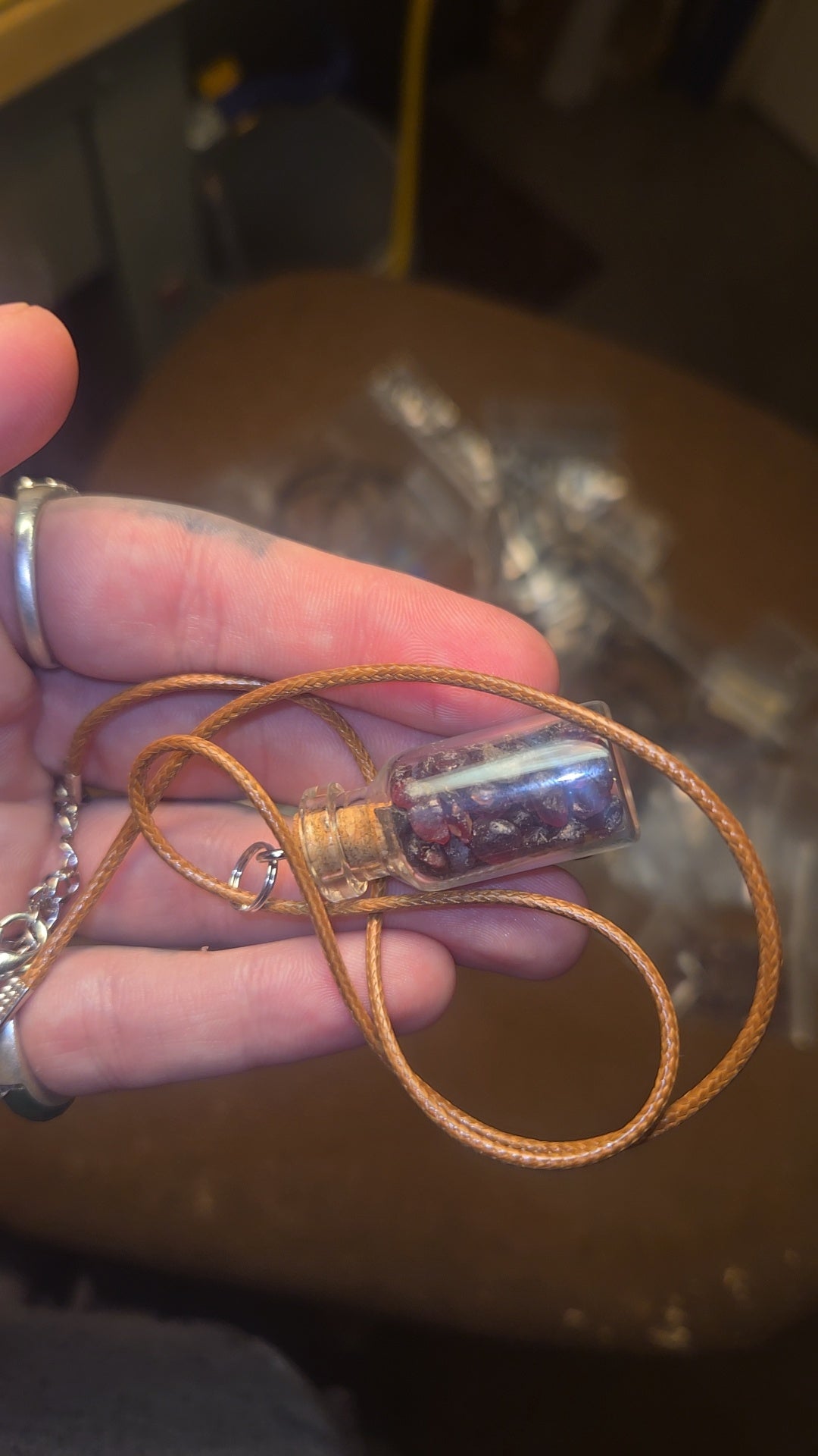 Collier bouteille grenat