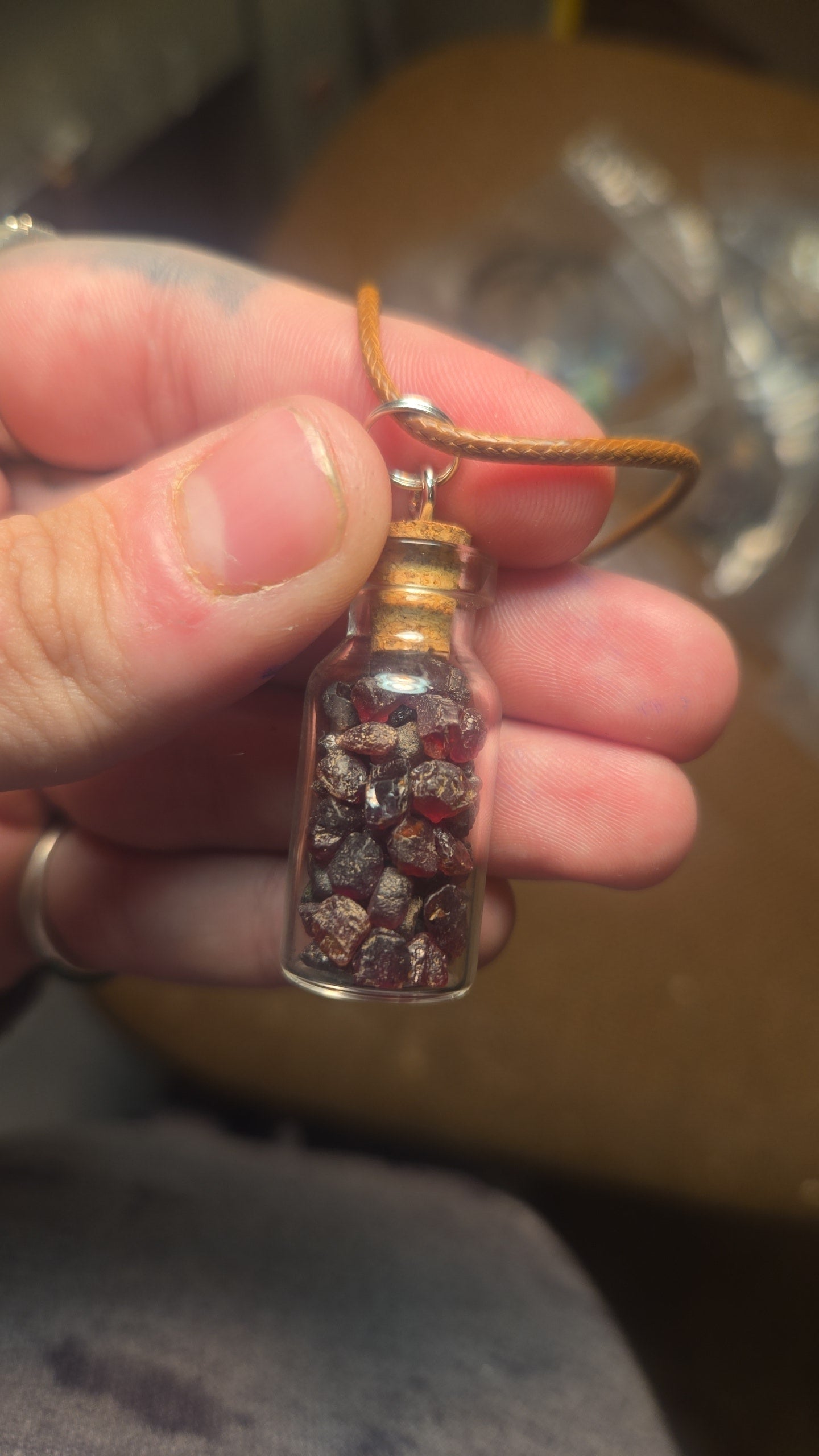 Collier bouteille grenat